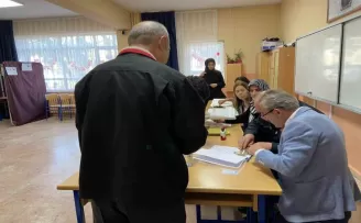 İstanbul’da oy kullanma işlemi başladı

