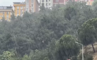 İstanbul’da sağanak yağış etkili oldu
