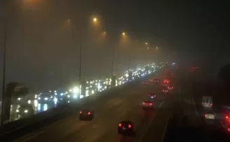 İstanbul’da sis etkili oldu, Kız Kulesi kayboldu
