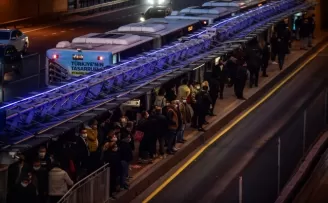 İstanbul’da toplu taşımada pes dedirten yoğunluk
