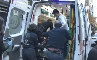 İstanbul’un göbeğinde antikacının ağır yaralandığı kavga kamerada
