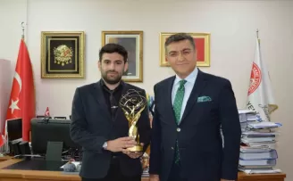 İstanbul Yeni Yüzyıl Üniversitesi öğrencisine birincilik ödülü
