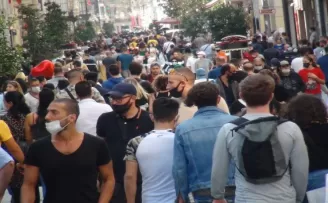 İstiklal Caddesi’nde insan seli

