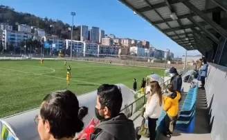 İstiklal Marşı’nı duyunca maça ara verip saygı duruşuna geçtiler

