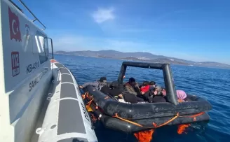 İzmir açıklarında düzensiz göçmen yoğunluğu
