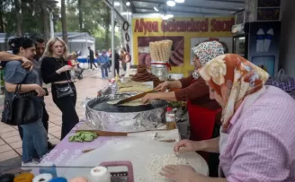 İzmir Bornova’da Bi Hayat Fest başladı