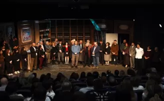 İzmir Bornova’da tiyatroya alkış
