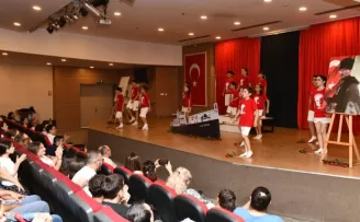 İzmir Çiğli’de ’Aynı Gemideyiz’e büyük alkış