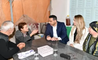 İzmir Çiğli’de Leyla Teyze’ye bayram sürprizi