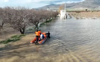 İzmir’de 50 yılda bir görülen meteorolojik tablo... Neden deniz yükseldi?
