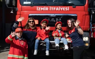İzmir’de alevlere koşan süper anneler
