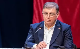 İzmir’de Başkan Tugay’dan Türk-İş’e bordrolu yanıt: Zamdan feragat edin!