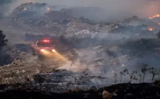 İzmir’de Çandarlı yangını kontrol altına alındı