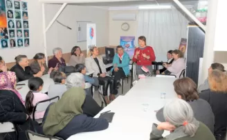 İzmir’de dişhekimleri diş sağlığının önemine dikkat çekti