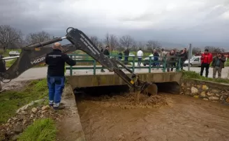İzmir’de kuvvetli yağışlar sonrasında kırsalda yoğun müdahale