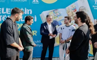 İzmir’de minikler ve üniversiteliler ’Geleceğin Atölyeleri’nde buluşuyor