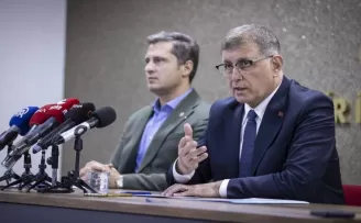 İzmir’de soruşturma gerginliği... Başkan Tugay ve Yücel’den sert açıklamalar