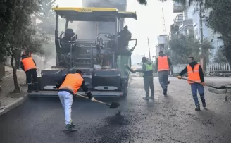 İzmir’de yol çalışmaları devam ediyor