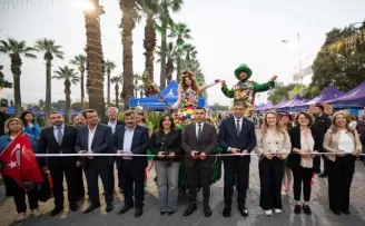 İzmir Kültürpark’ta rengarenk buluşma
