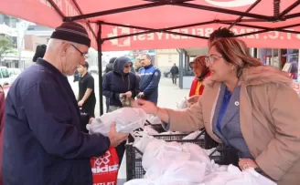 İzmit ürettiklerini paylaşmayı sürdürüyor