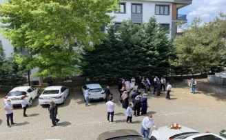 Kademeli normalleşme sürecinde davetliler nikahı online olarak izliyor
