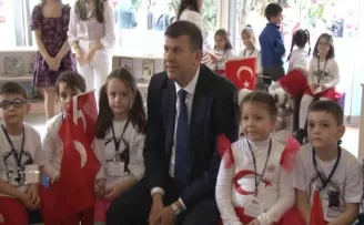 Kadıköy’de 23 Nisan öncesi Defne Park Çocuk Kütüphanesi açıldı
