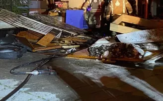 Kadıköy’de 5 katlı binada yangın çıktı
