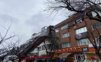 Kadıköy’de 6 katlı binada korkutan yangın
