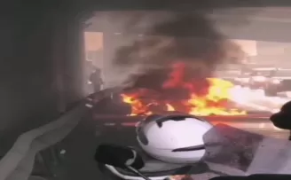 Kadıköy’de otomobil alev topuna döndü
