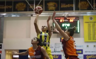 Kadınlar Basketbol Süper Ligi’nde derbi heyecanı
