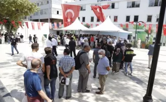 Kağıthane’de 20 bin kişiye aşure ikramı
