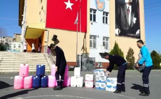 Kağıthane’deki tüm okullara temizlik ürünleri dağıtıldı
