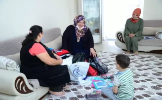 Kahramankazan’da 400 öğrenciye okul kıyafeti ve kırtasiye seti
