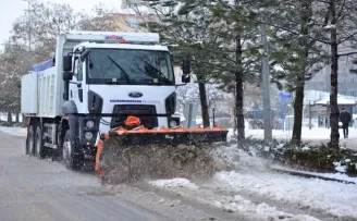 Kahramankazan’da karla mücadele çalışmaları sürüyor
