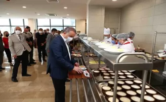 Kamu çalışanlarının yemekleri liseli öğrencilerden
