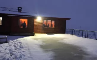 Kar yağışı Rize’nin yaylalarını beyaza bürüdü
