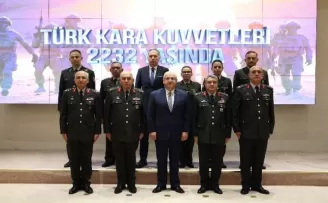 Kara Kuvvetleri Komutanı Avsever’den Bakan Güler’e ziyaret
