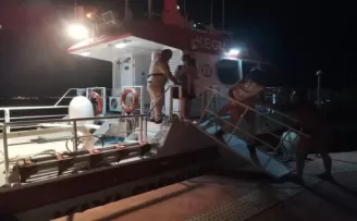 Kartal açıklarında arıza yapan teknede bulunan 3’ü çocuk 5 kişi kurtarıldı
