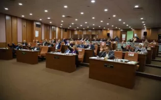 Kartal Belediye Meclisi’nden kadına yönelik şiddete karşı anlamlı mesaj
