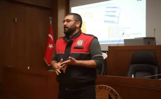 Kartal Belediyesi’nden meclis üyelerine afet farkındalık eğitimi
