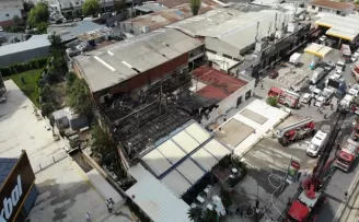 Kartal’da alevlere teslim olan balık restoranı havadan görüntülendi
