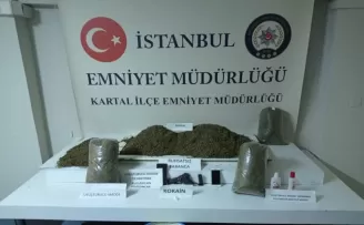 Kartal’da polisi görünce uyuşturucuyu yere atıp kaçan şahıs yakalandı
