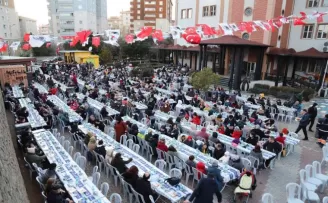 Kartallı vatandaşlar iki yıl aradan sonra Ramazan sofrasında bir araya geldi
