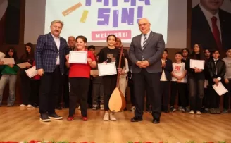 Kayseri Melikgazi’de minik müzisyenler ödüllerine kavuştu