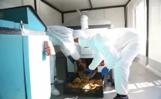 Kayseri Melikgazi yemek atıklarını can dostlarına mama yapıyor