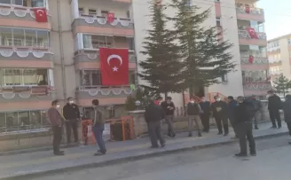 Kaza kurşunuyla şehit olan polisin acı haberi ailesine ulaştı
