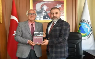 Kemençenin kitabını yazdı
