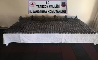 Kenevirleri plastik bardaklara dikmişler
