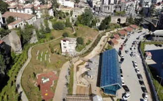 Kentsel dönüşümün ortasında kaldı
