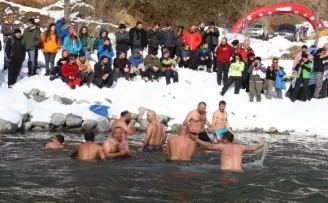 Kış yüzme şenliğine pandemi engeli
